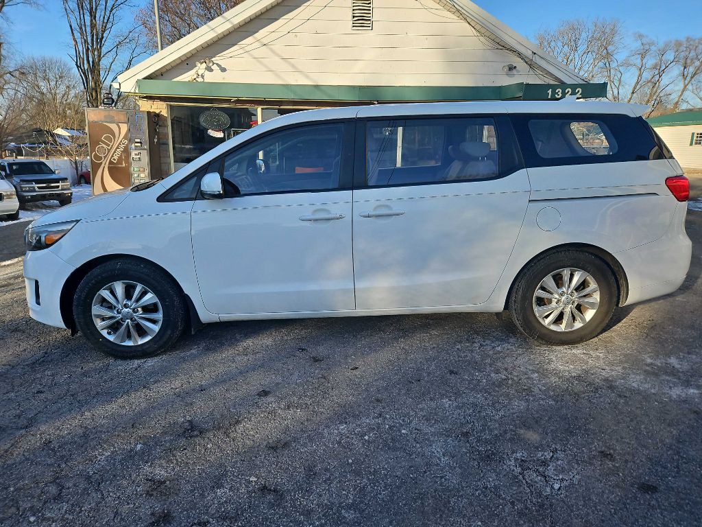 2015 Kia Sedona Image 3
