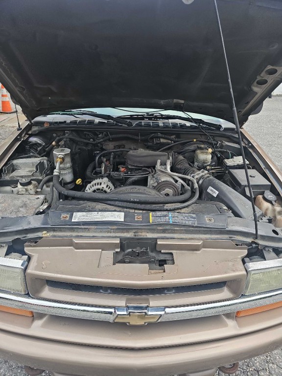 2004 Chevrolet Blazer Image 10