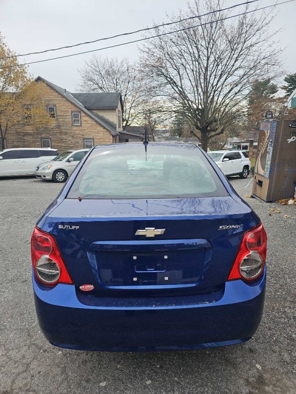 2013 Chevrolet Sonic Image 3