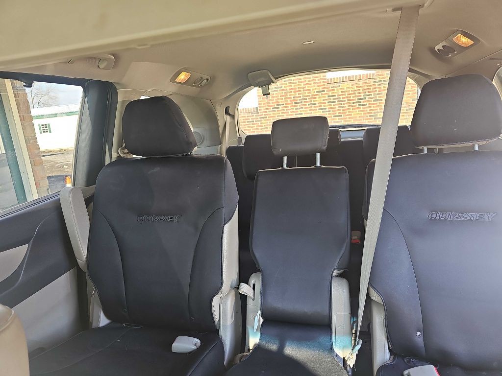 2012 Honda Odyssey Image 10