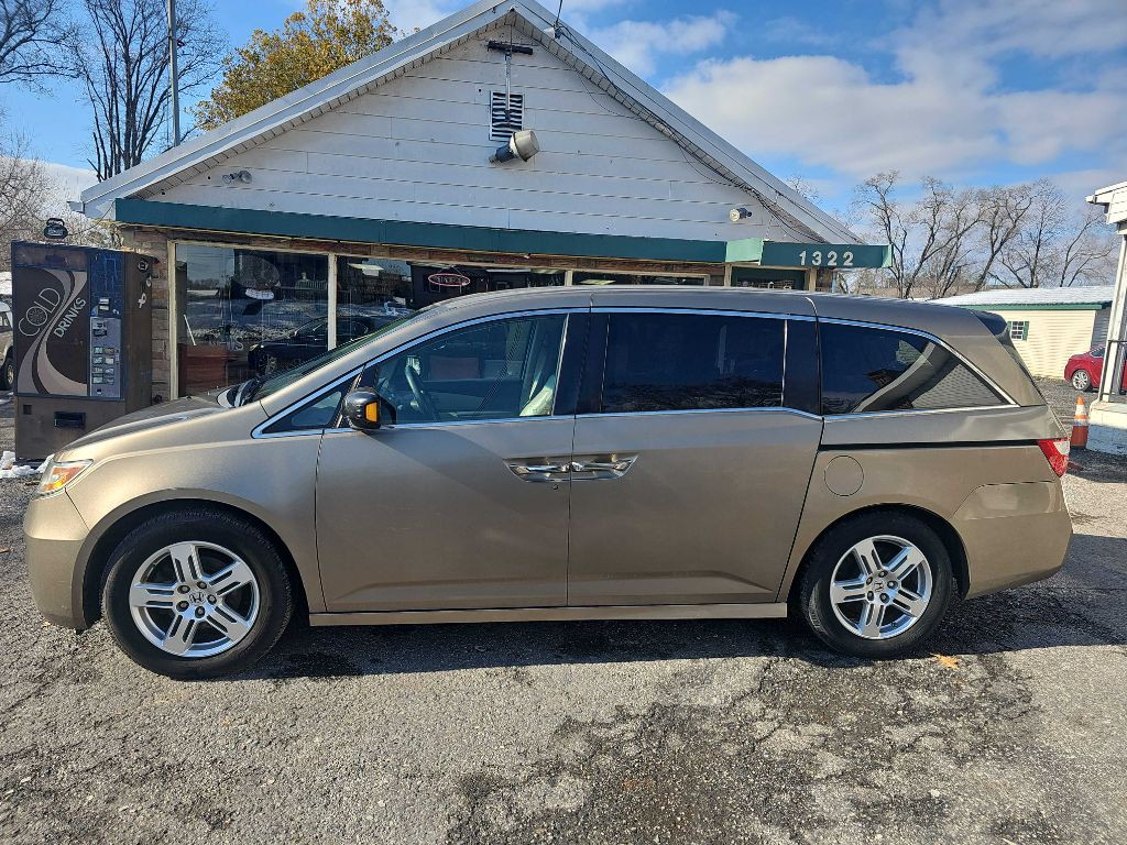 2012 Honda Odyssey Image 2
