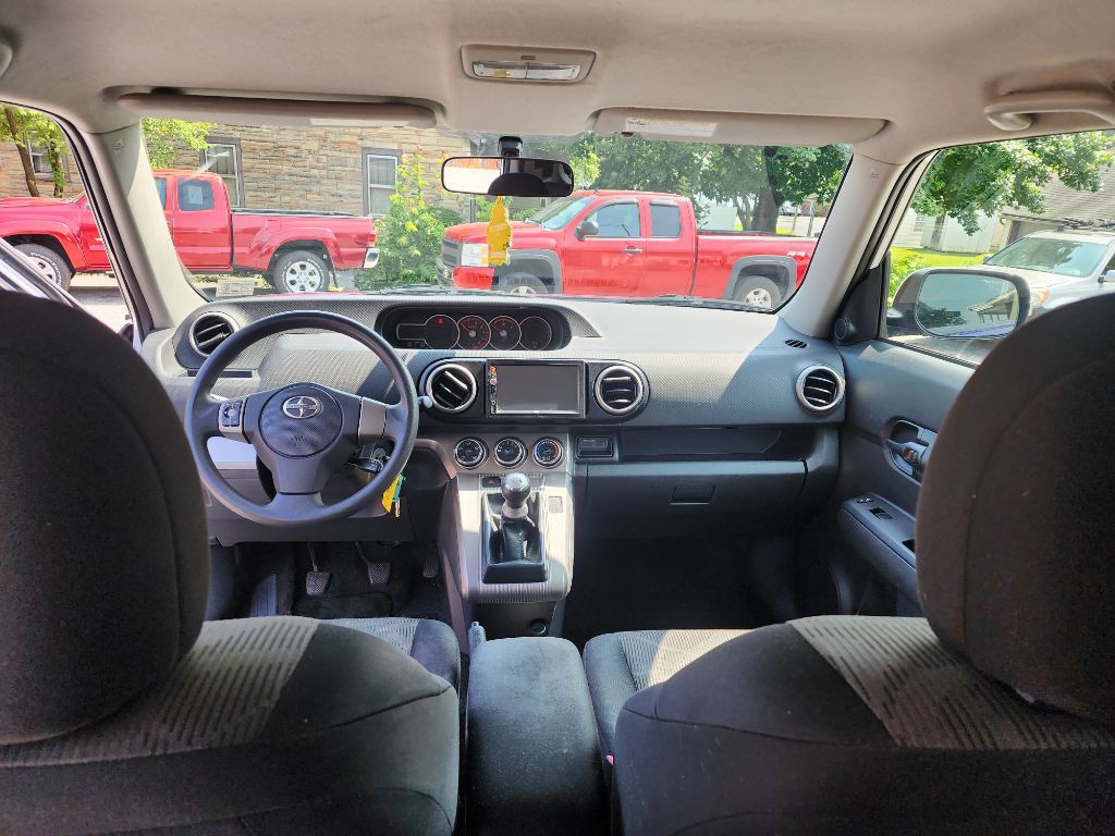 2015 Scion xB Image 11