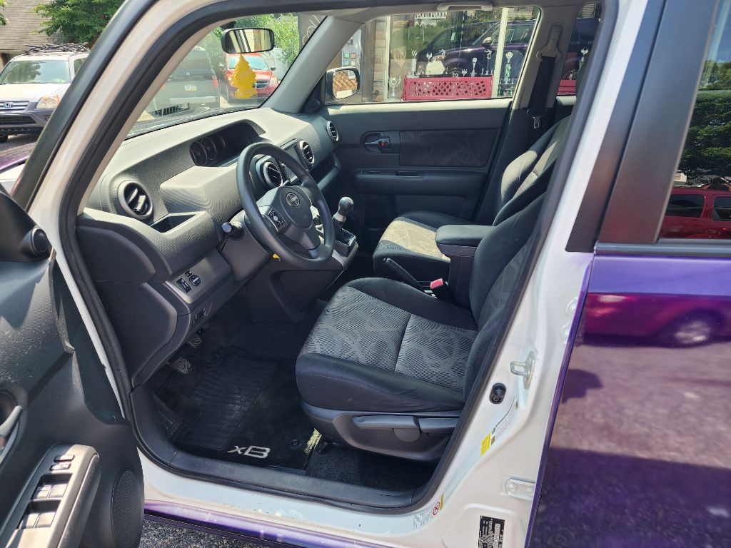 2015 Scion xB Image 22