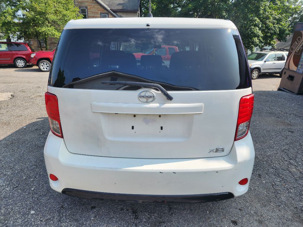 2015 Scion xB Image 28