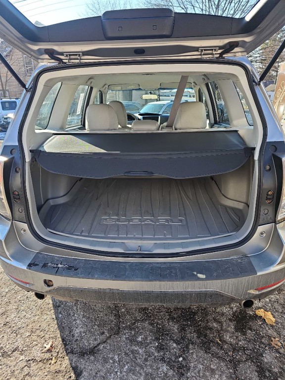 2011 Subaru Forester Image 10