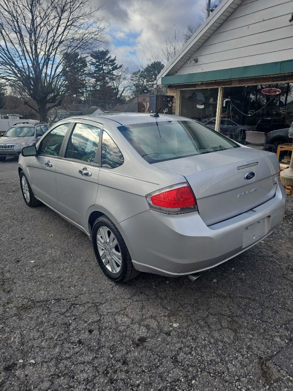 2010 Ford Focus Image 4