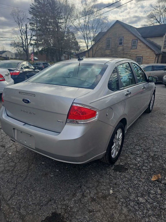 2010 Ford Focus Image 6