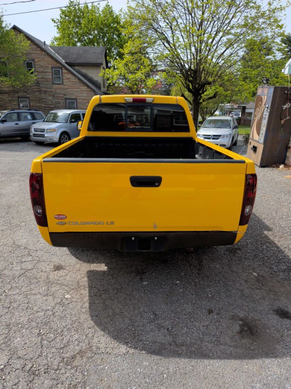 2004 Chevrolet Colorado Image 2