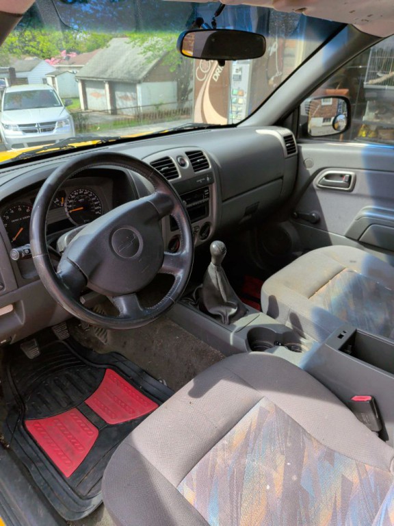 2004 Chevrolet Colorado Image 9