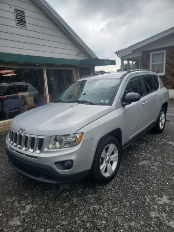 2011 Jeep Compass Image 2
