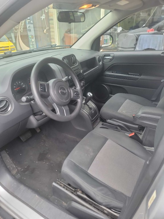 2011 Jeep Compass Image 8