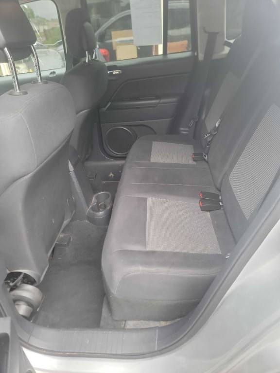 2011 Jeep Compass Image 9