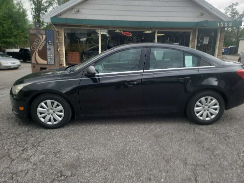 2011 Chevrolet Cruze Image 3