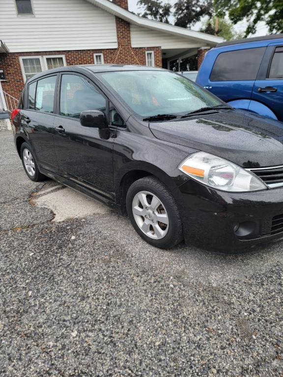 2010 Nissan Versa Image 2