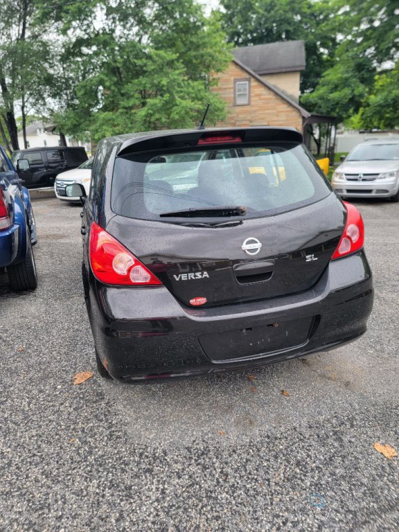 2010 Nissan Versa Image 3
