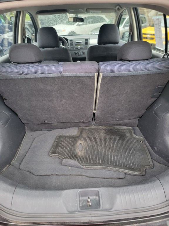 2010 Nissan Versa Image 5
