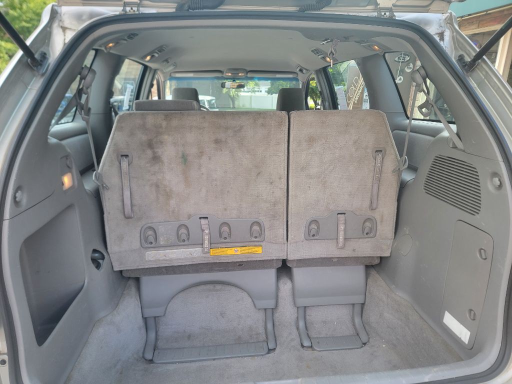 2010 Toyota Sienna Image 15