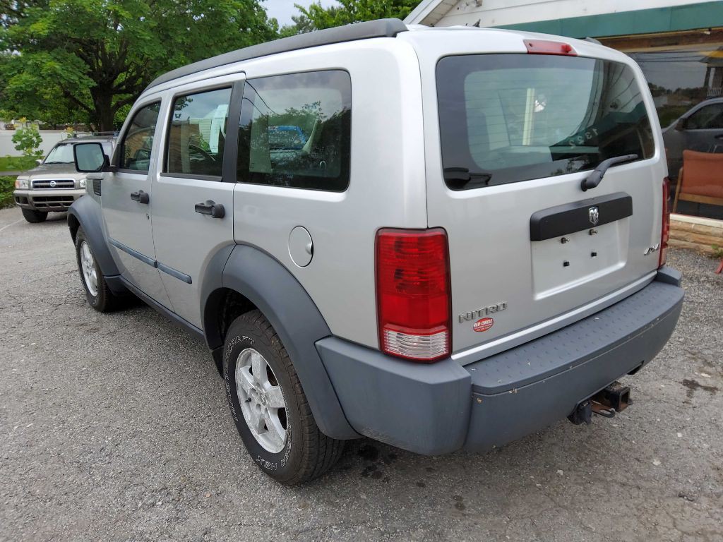 2008 Dodge Nitro Image 2