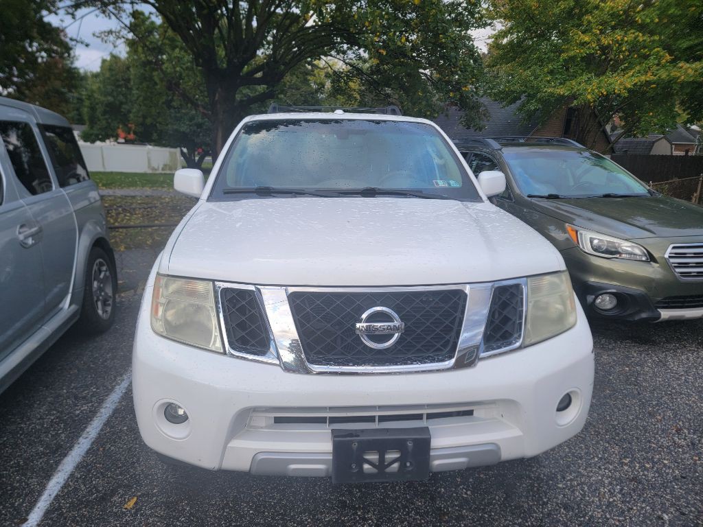 2011 Nissan Pathfinder Image 2