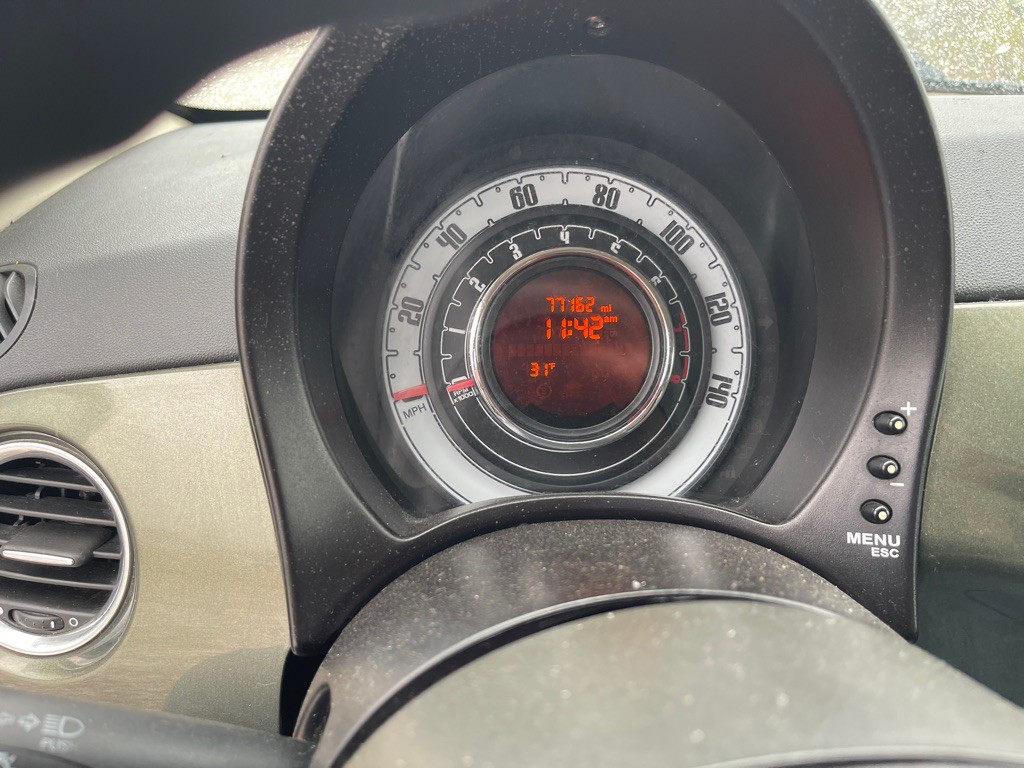 2012 FIAT 500 Image 10