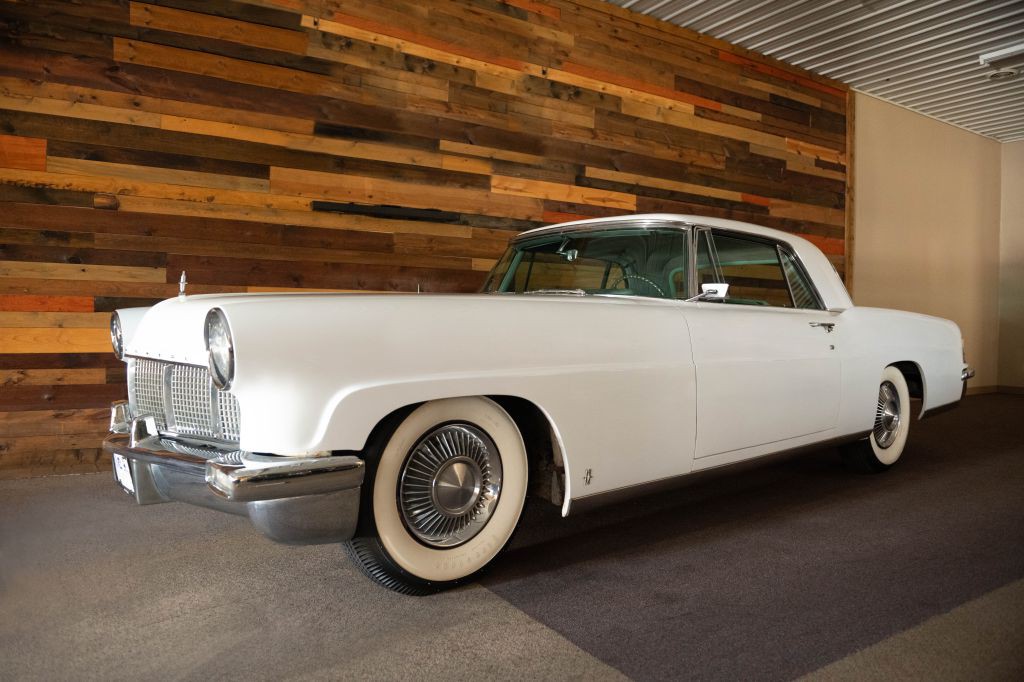 1956 Lincoln Continental Image 2