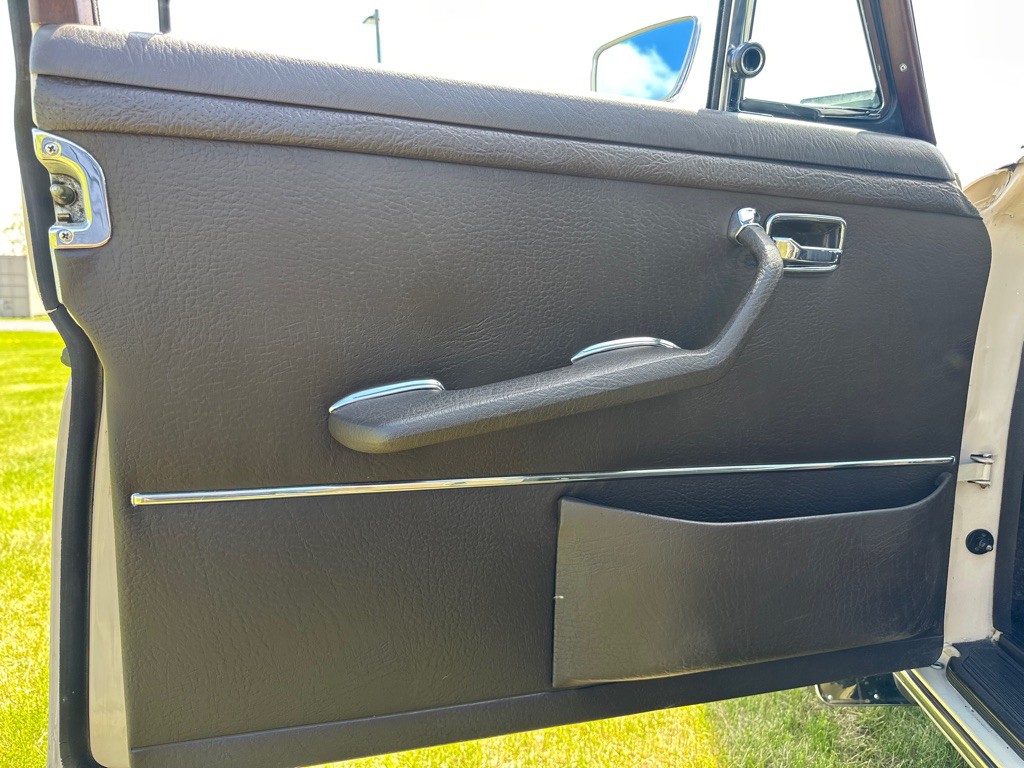 1970 Mercedes-Benz 280 Image 5