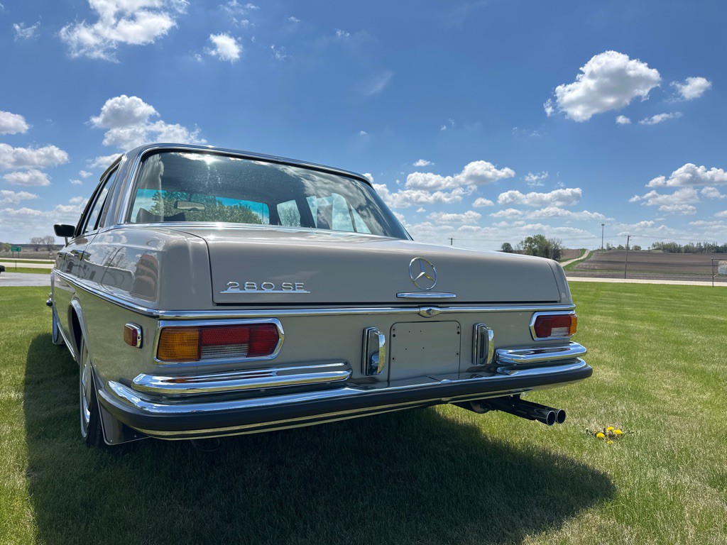 1970 Mercedes-Benz 280 Image 16