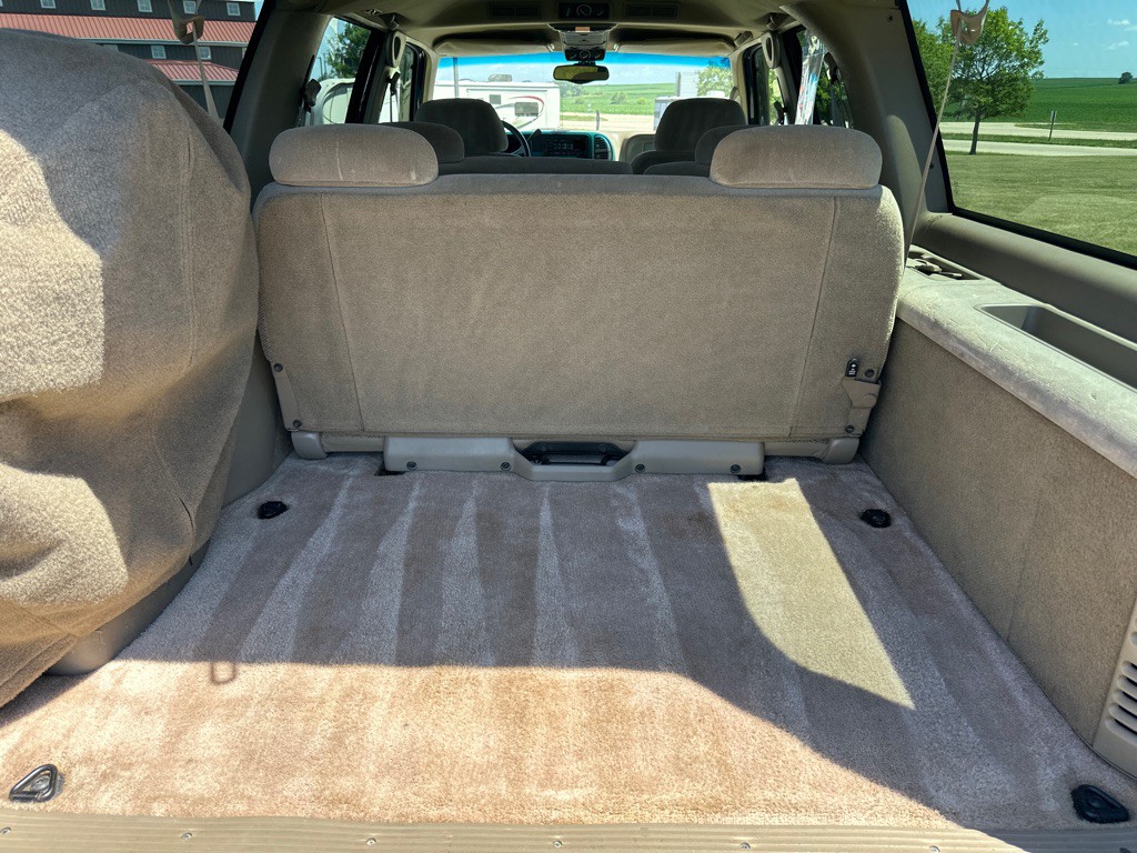 1998 Chevrolet Suburban Image 18