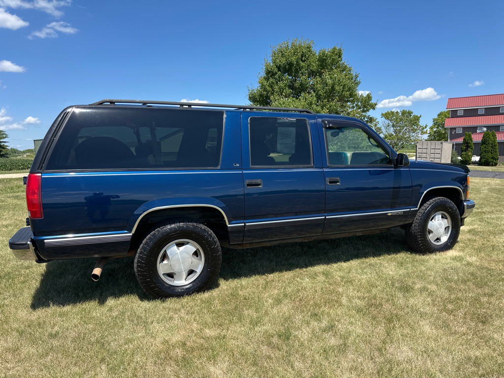 1998 Chevrolet Suburban Image 20