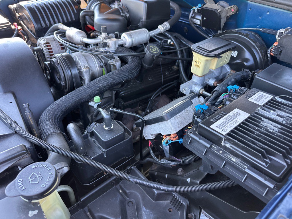 1998 Chevrolet Suburban Image 27