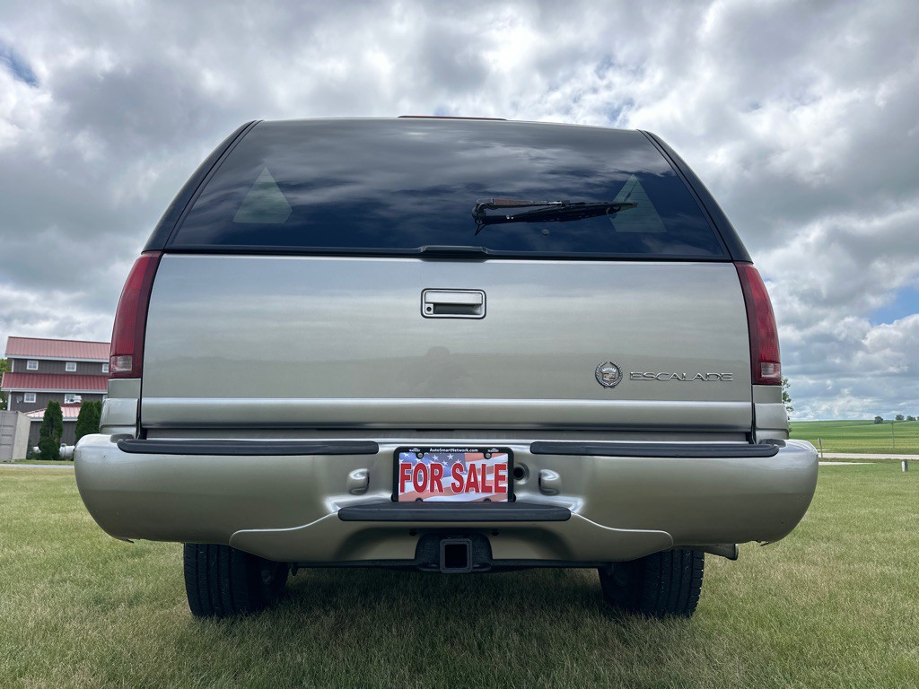 2000 Cadillac Escalade Image 19
