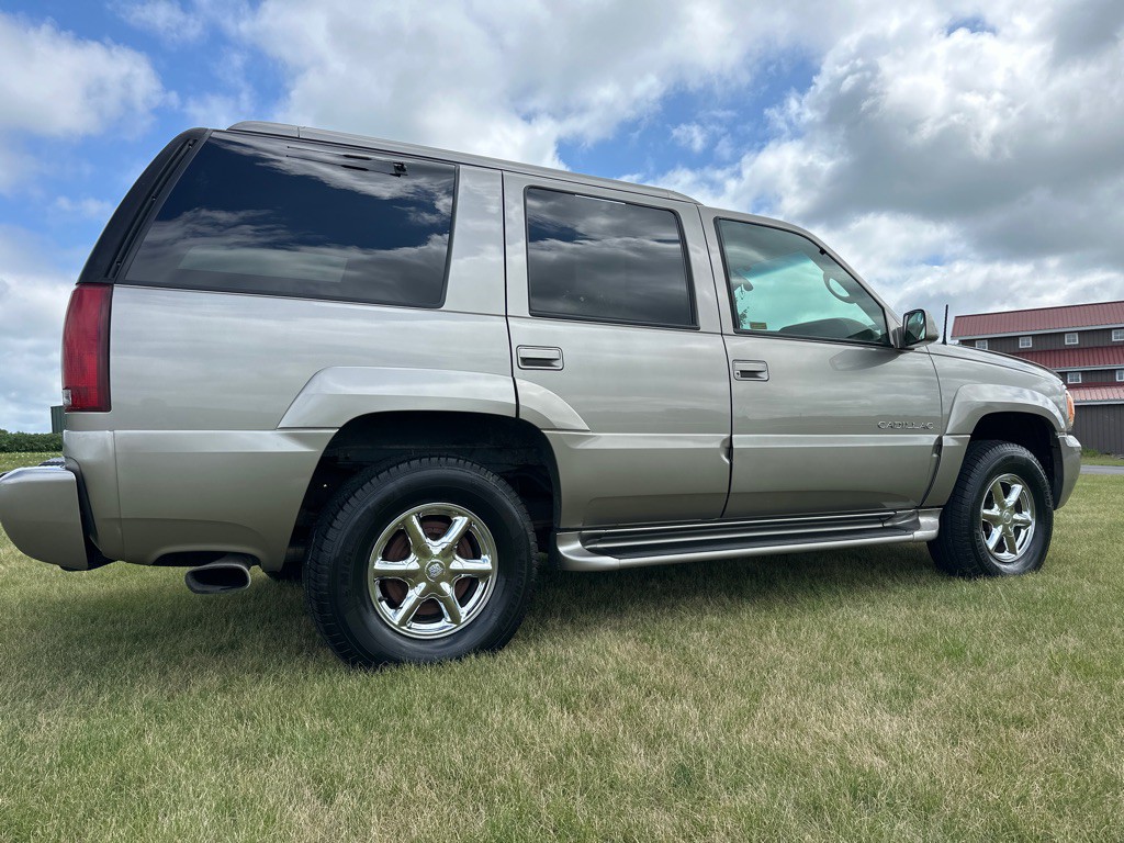 2000 Cadillac Escalade Image 21