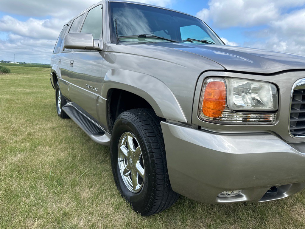 2000 Cadillac Escalade Image 27