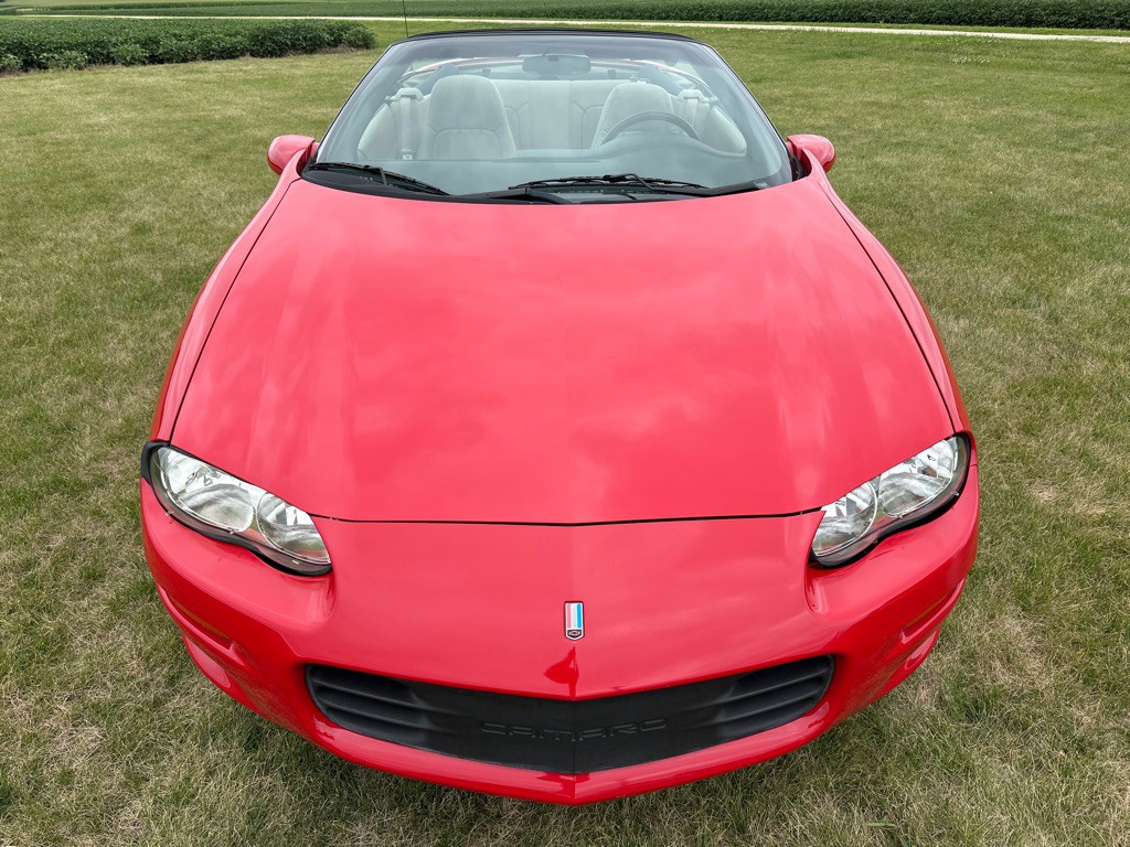 2002 Chevrolet Camaro Image 2