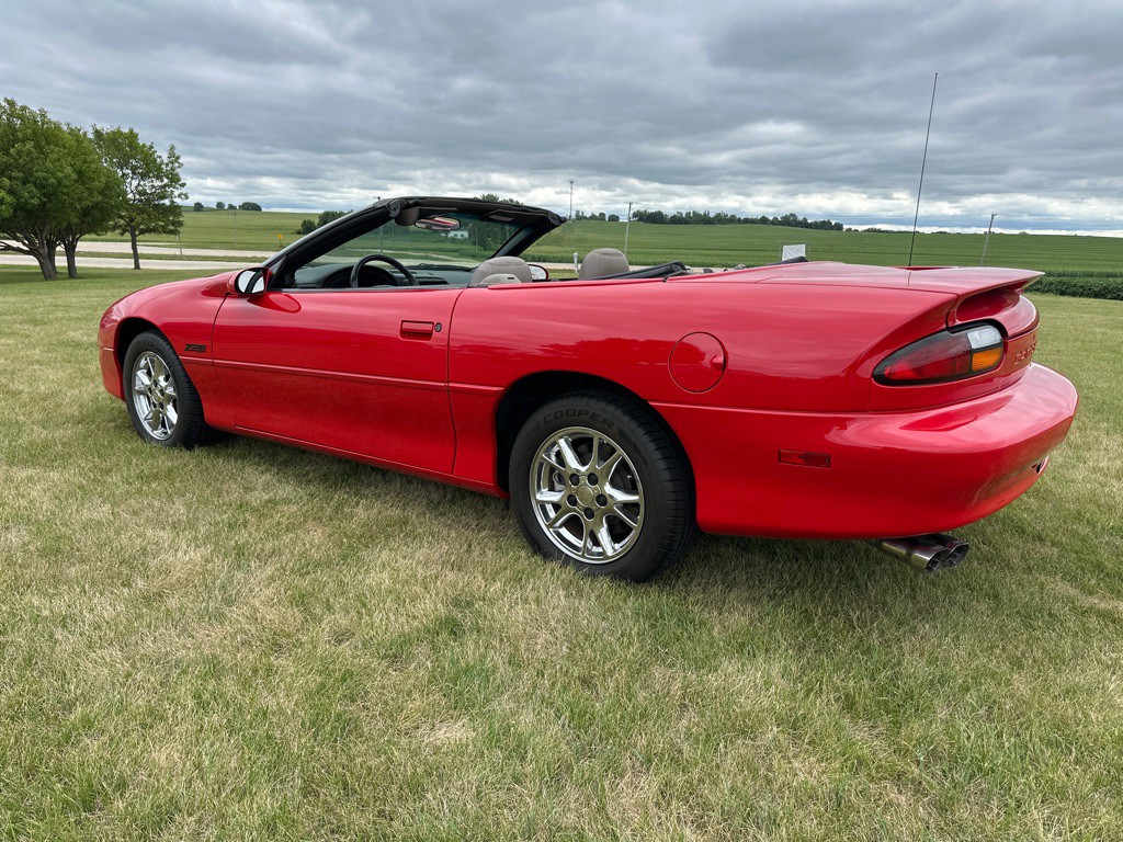 2002 Chevrolet Camaro Image 4
