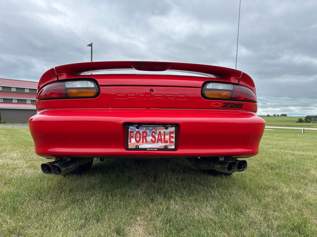 2002 Chevrolet Camaro Image 11