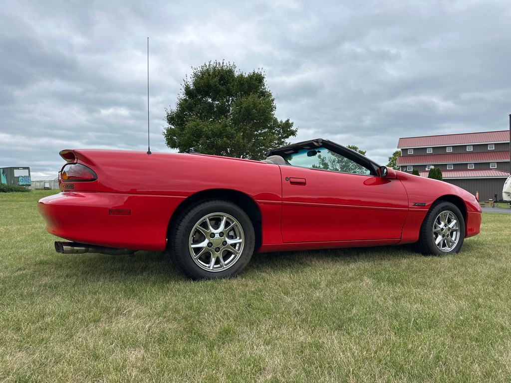 2002 Chevrolet Camaro Image 13