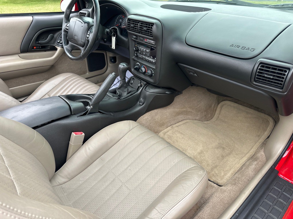 2002 Chevrolet Camaro Image 14