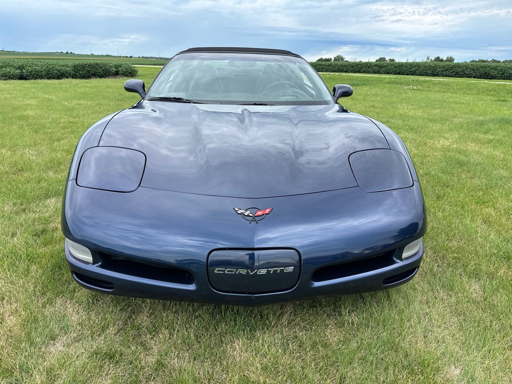 2000 Chevrolet Corvette Image 2