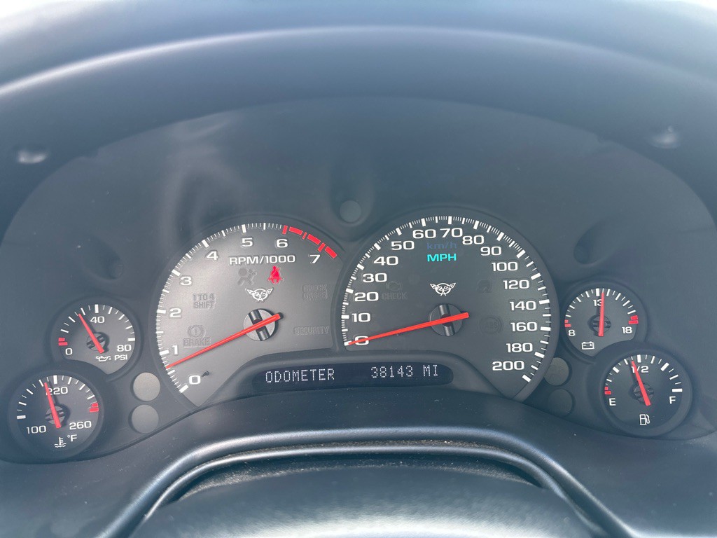 2000 Chevrolet Corvette Image 11