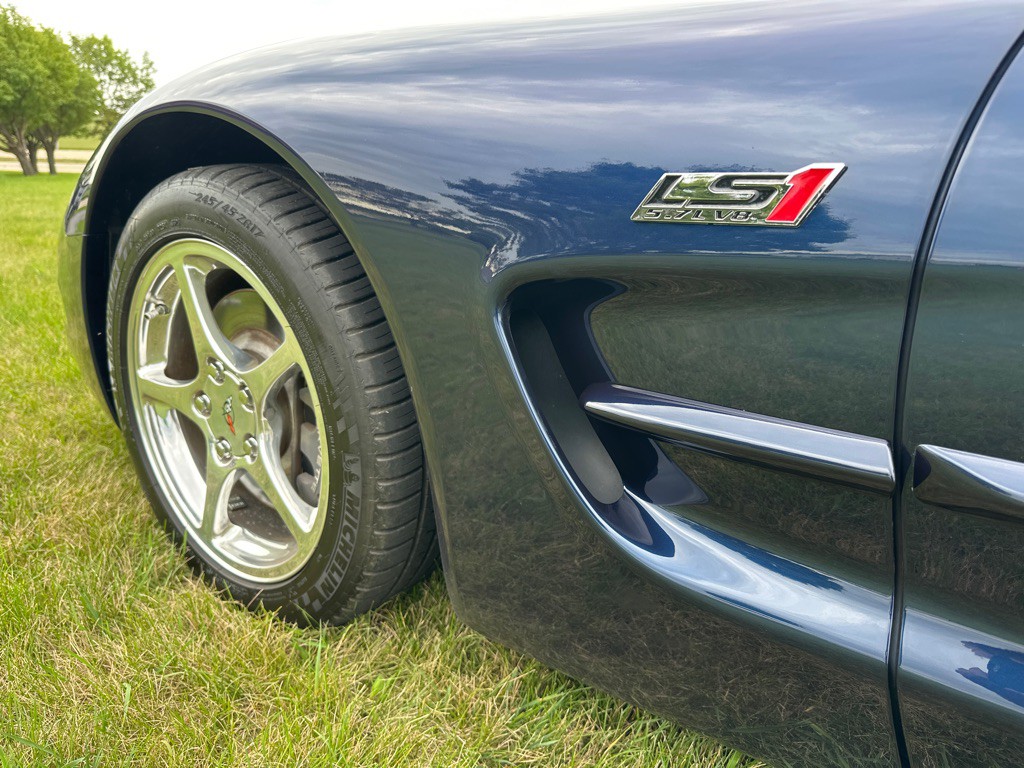 2000 Chevrolet Corvette Image 12