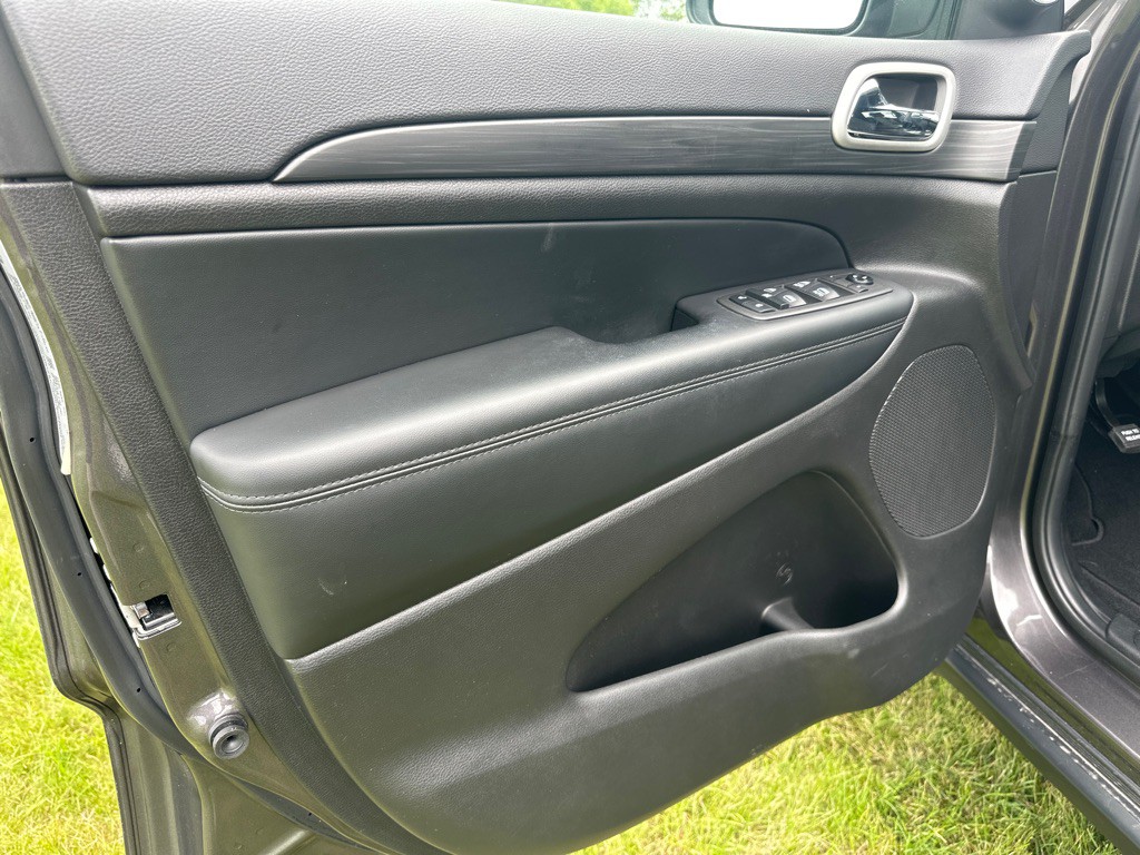 2021 Jeep Grand Cherokee Image 5