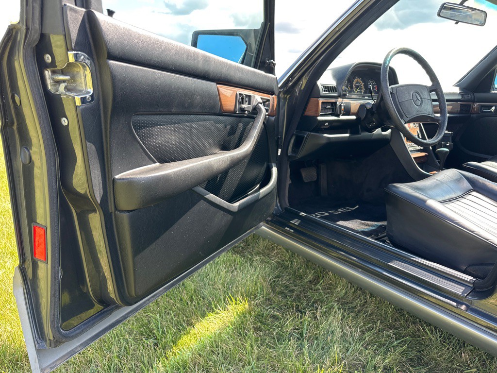 1987 Mercedes-Benz 420-Class Image 5