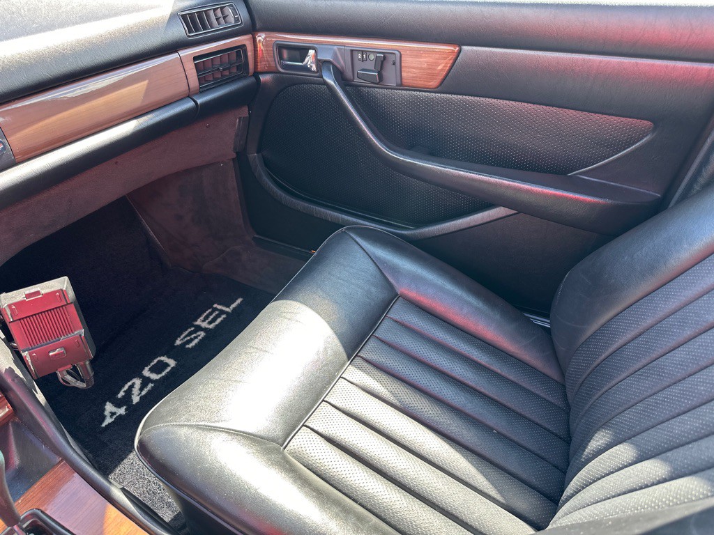 1987 Mercedes-Benz 420-Class Image 10