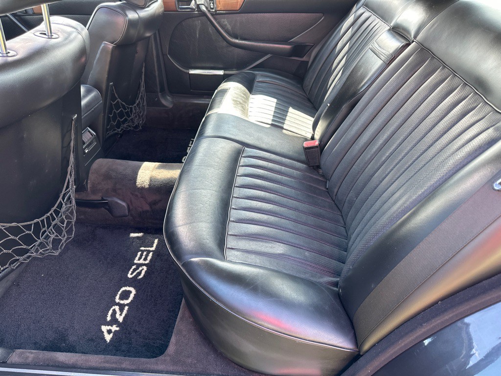 1987 Mercedes-Benz 420-Class Image 12