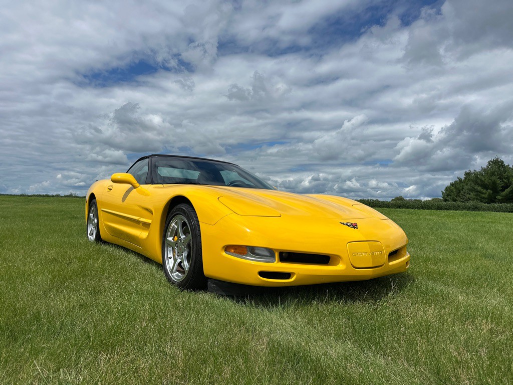 2004 Chevrolet Corvette Image 1