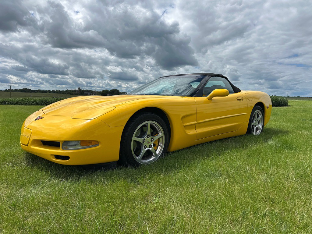 2004 Chevrolet Corvette Image 3