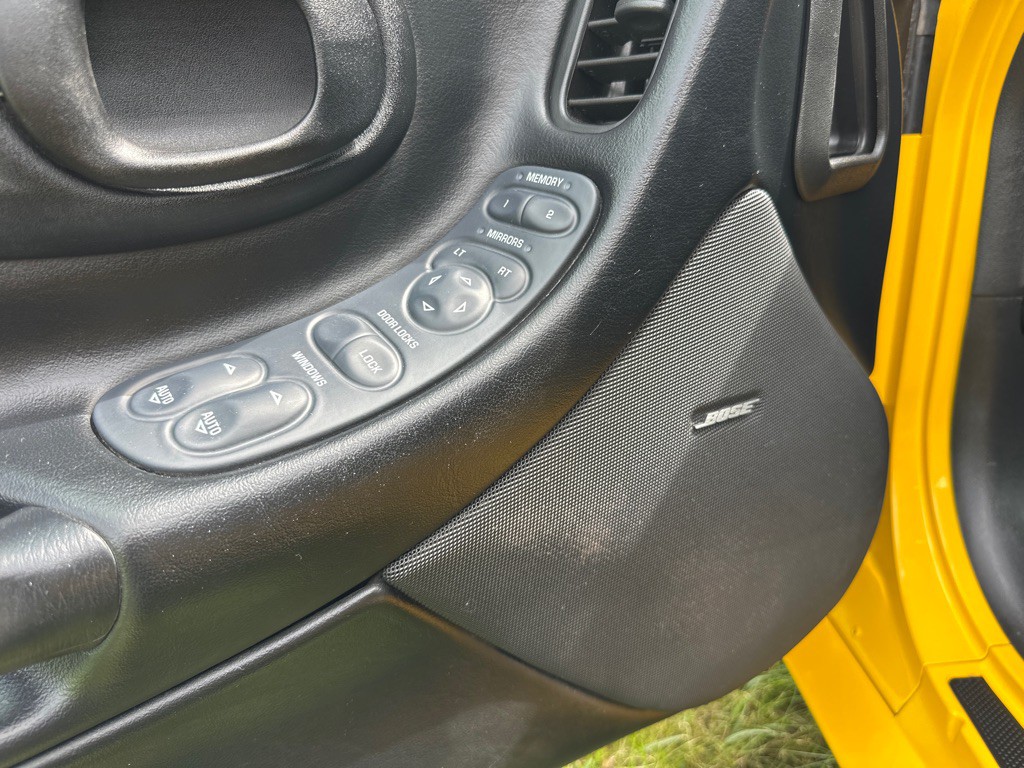 2004 Chevrolet Corvette Image 6