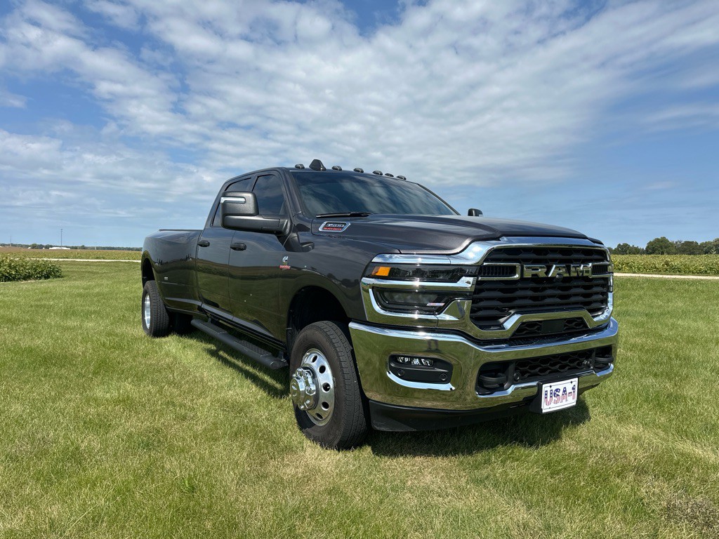 2025 RAM 3500 Image 1
