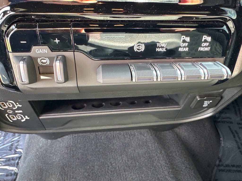 2025 RAM 3500 Image 11